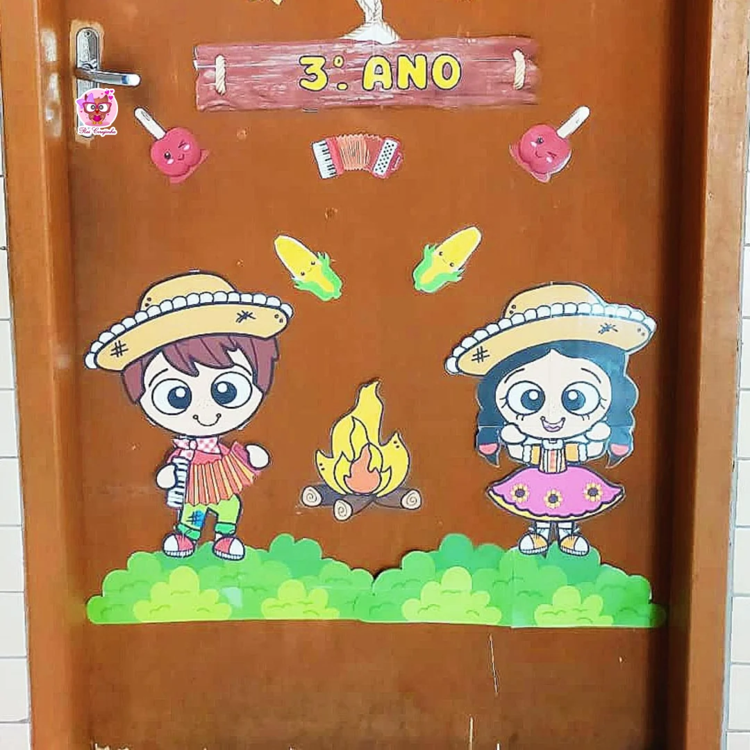 DECORAÇÃO DE PORTA JUNINA